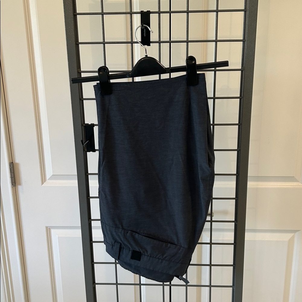 Vouri Men's Navy Shorts Size 36